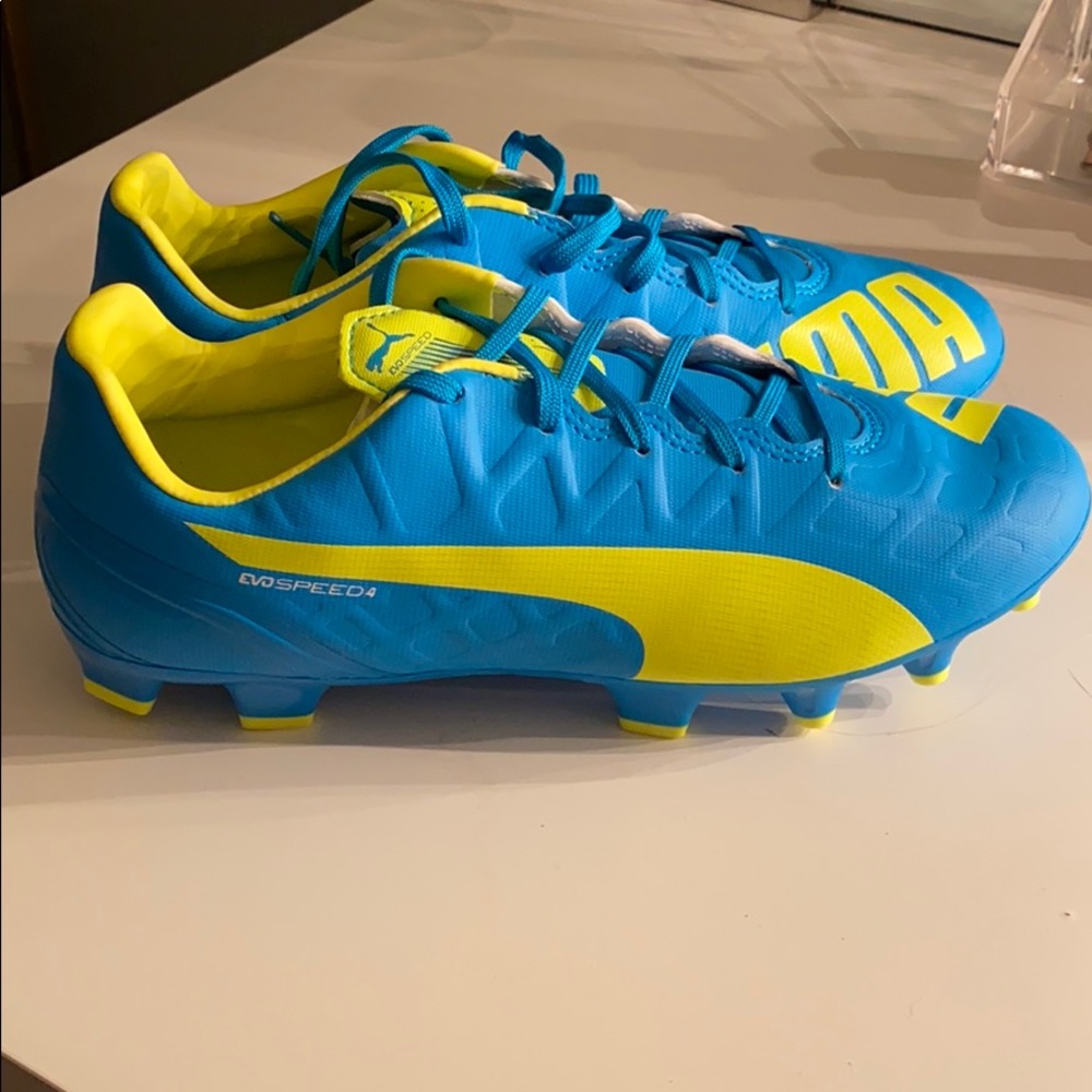 Puma soccer cleats ⚽️